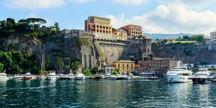 A tour of the Sorrento peninsula, between enchanting beaches and crystal clear waters
